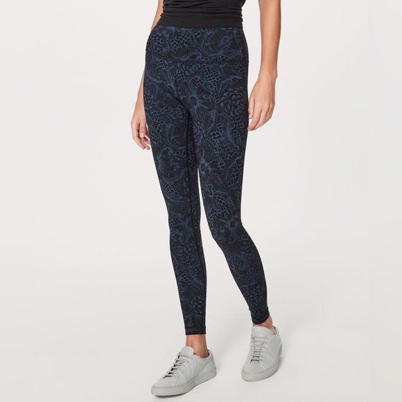 Lululemon Wunder Under HR TightSz 4‎